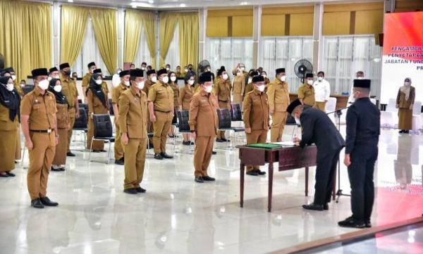 Tak Ingin Rugikan Bawahan, Gubernur Edy Rahmayadi Lantik 56 Pejabat Fungsional Pada Malam Hari